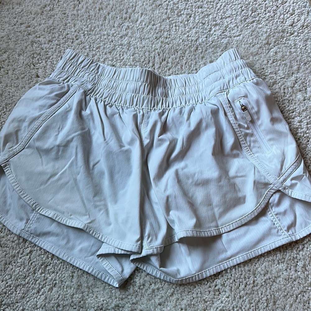 Lululemon tracker shorts